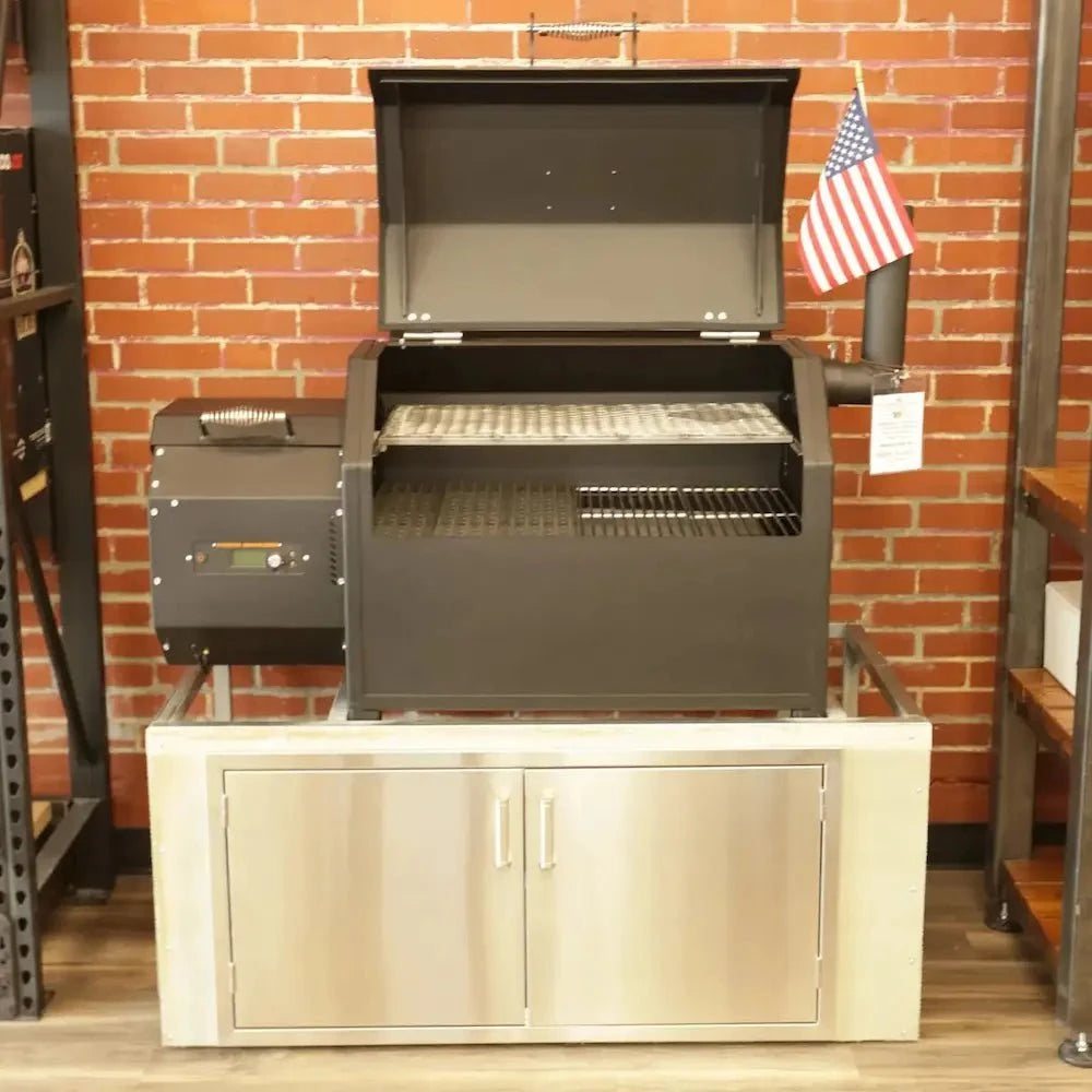 Local Special, Built-in Powder Coated Yoder Smokers 640s Display image 0